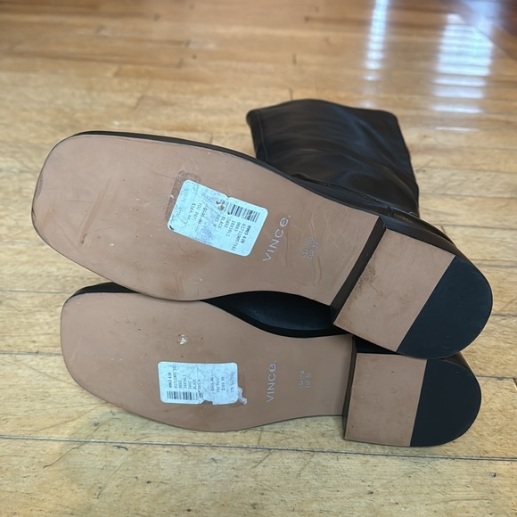 Gorgeous VINCE leather boots. - Picture 7 of 9